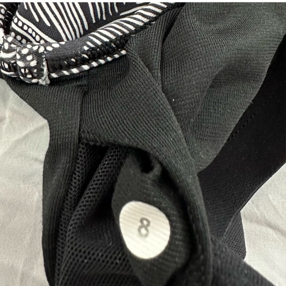 •LULULEMON/Get it Om Bra/8 - Picture 10 of 13